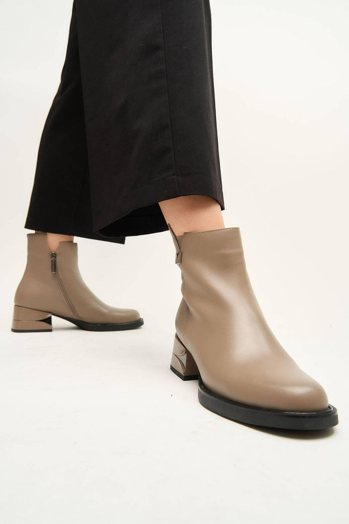 Alisma Beige
