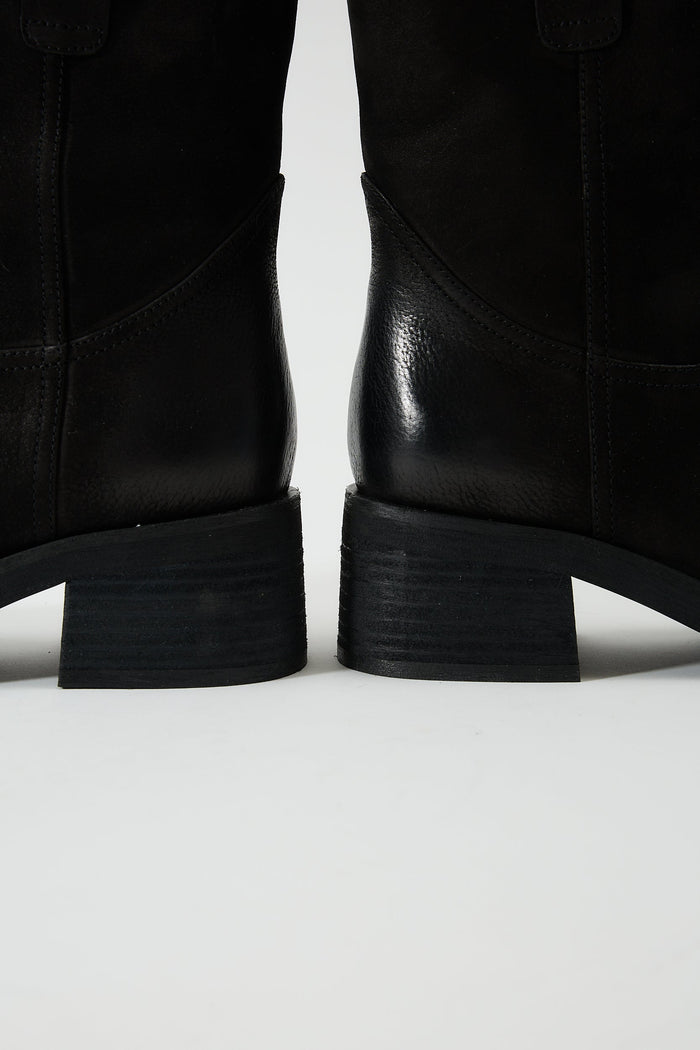 Aurelia Black