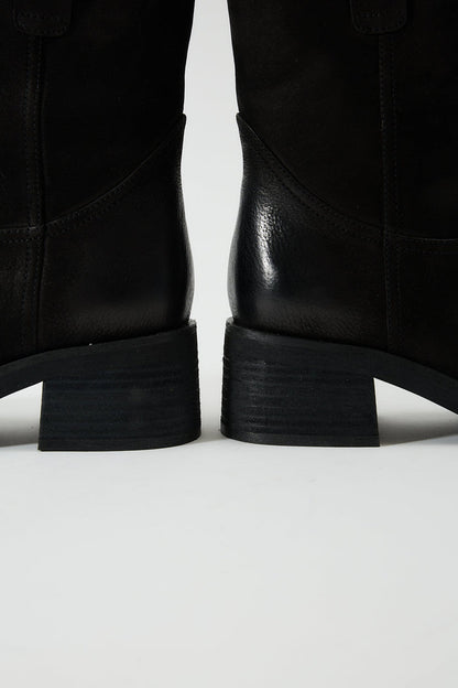 Aurelia Black