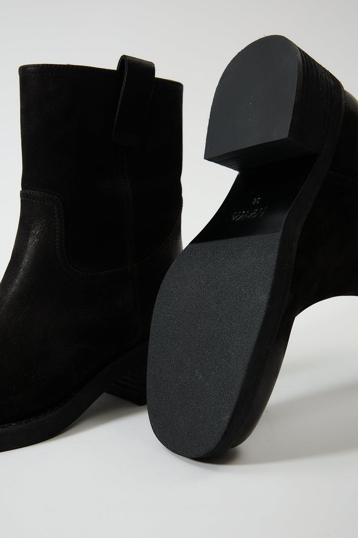 Aurelia Black
