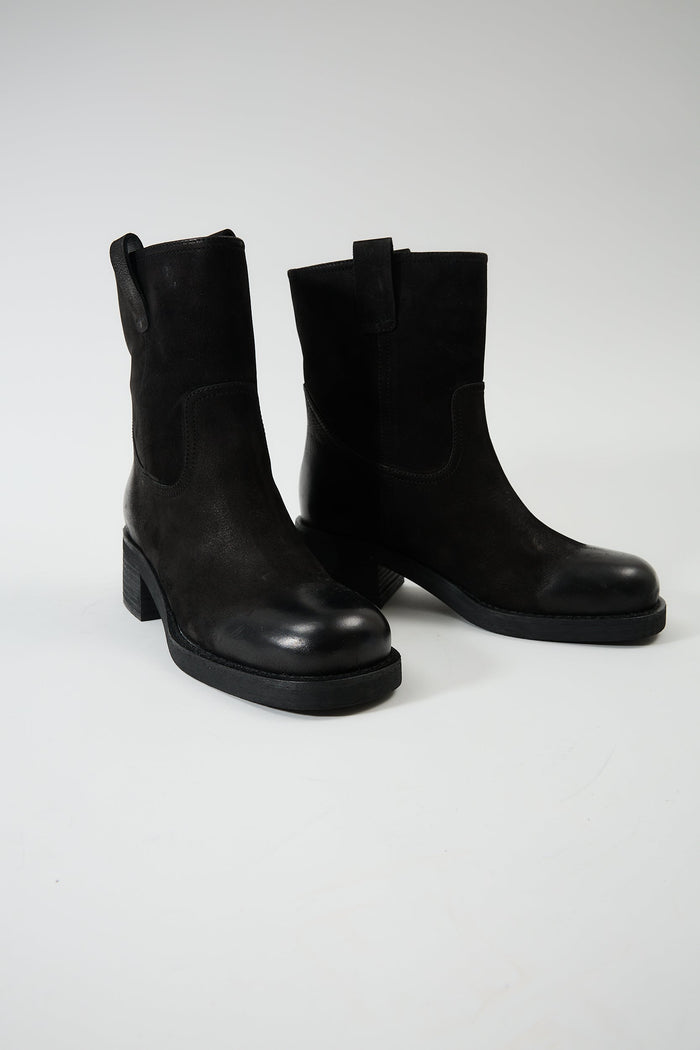 Aurelia Black
