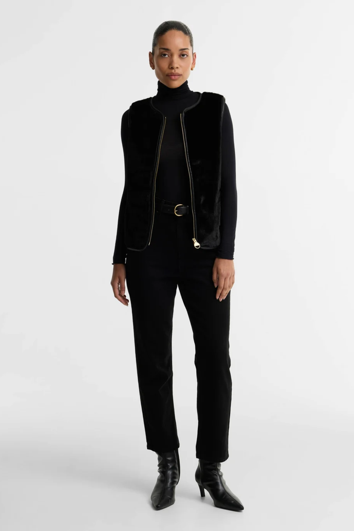 Barbour International Oulton Faux Fur Liner Black LLI0028 on model Shop Barbour International at Dotique