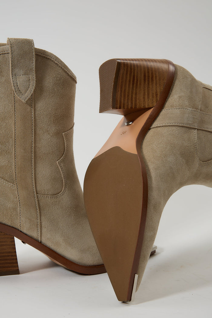 Brizo Beige