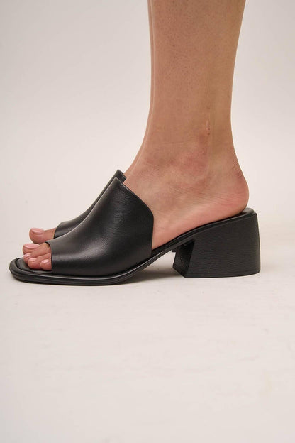 Camel Block Black