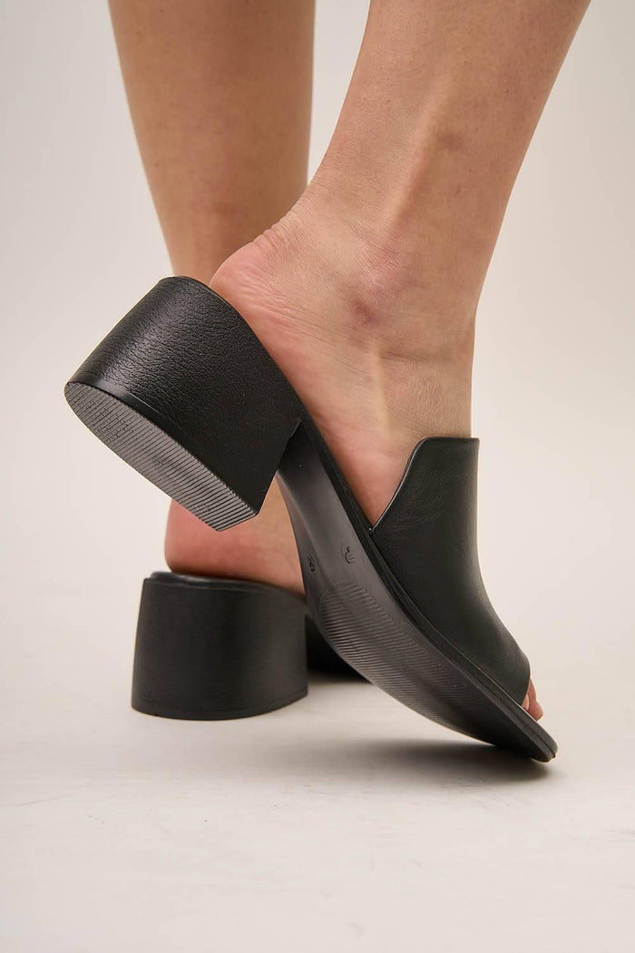 Camel Block Black