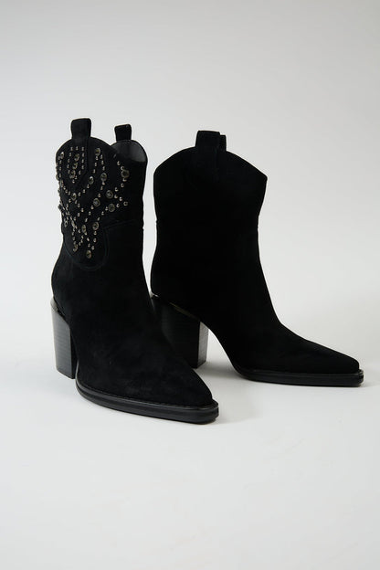 Clotho Black