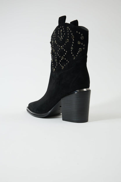 Clotho Black