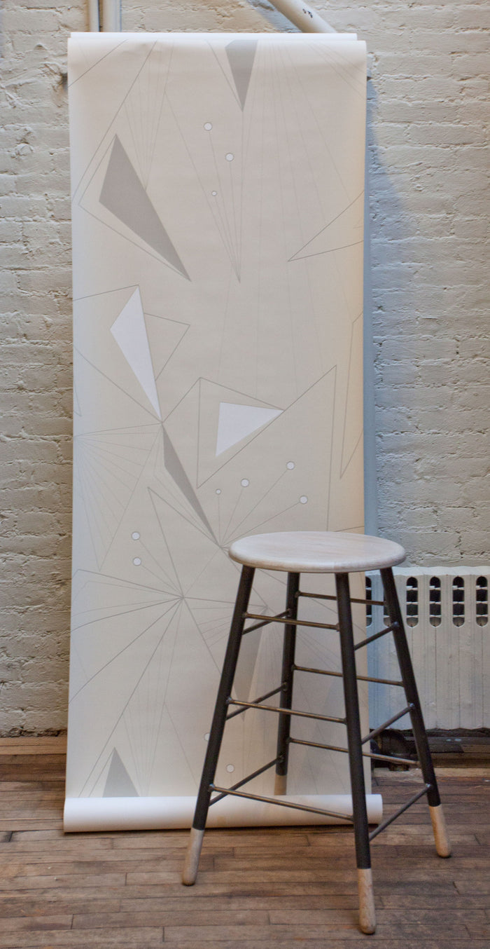 DecoPrism Wallpaper in White and Stone on Snow