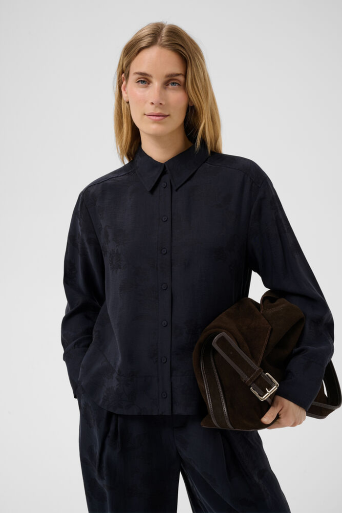 Part Two CarollaPW Shirt Dark Navy Flower Jaq 30310863 on model. You can Shop Part Two at Dotique