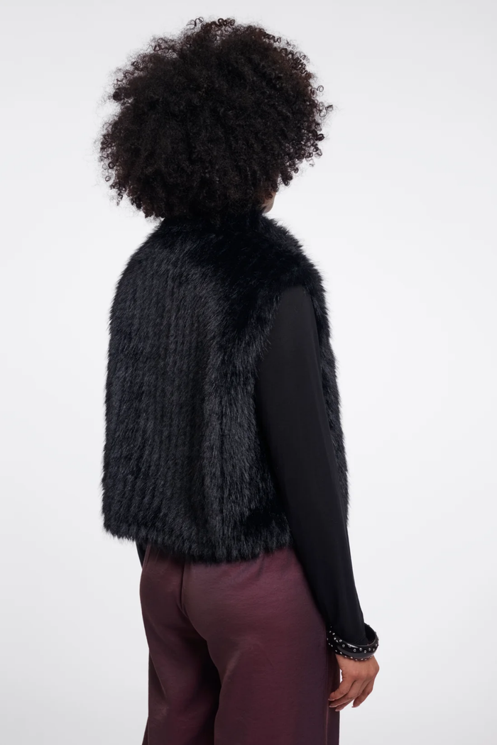 Rino & Pelle Dava Waistcoat Black 7002611 on model Shop Rino & Pelle at Dotique